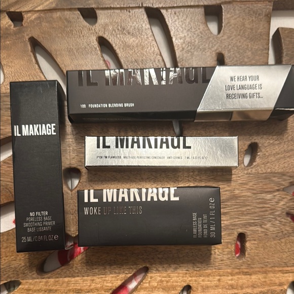 IL MAKIAGE Other - IL MAKIAGE Makeup Bundle worth $140. This is a new,4-piece set.